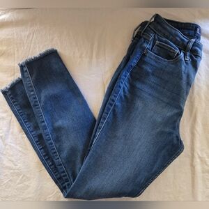 Hollister Jeans Sz 27x26 Sz 5S Medium Wash Ankle Raw Hem Euc